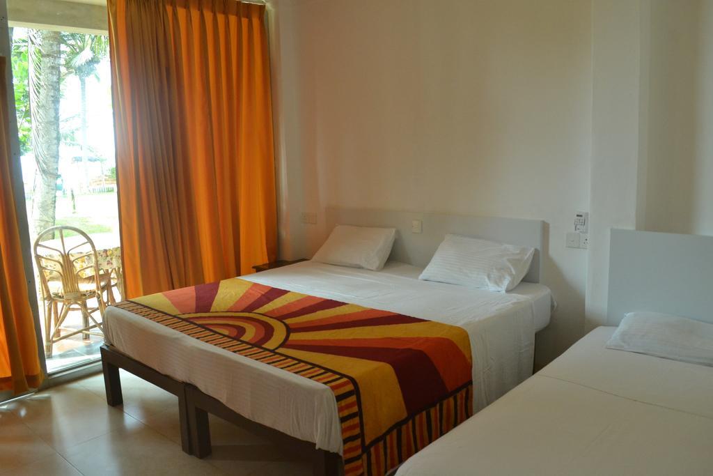 Villa Jayananda Dikwella Sur Habitación foto